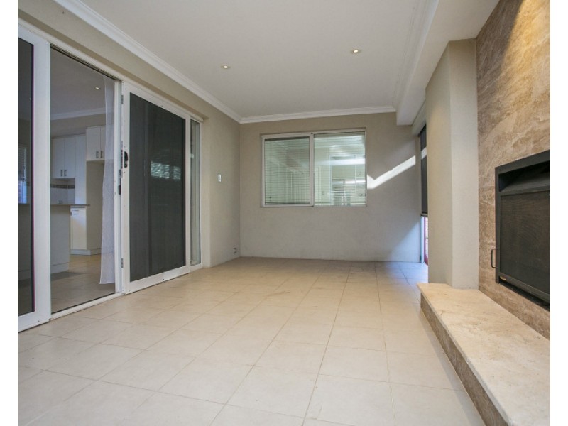 12 Lago Promenade, Aveley WA 6069