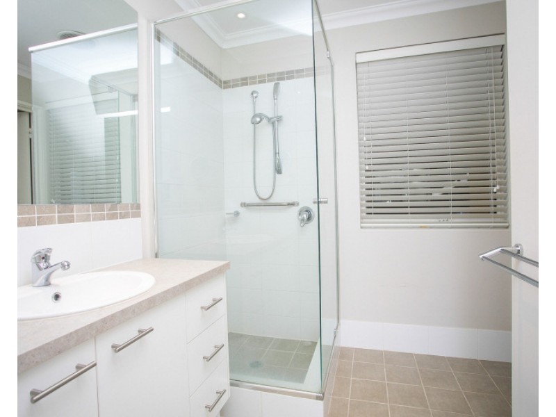 12 Lago Promenade, Aveley WA 6069