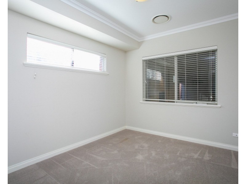 12 Lago Promenade, Aveley WA 6069