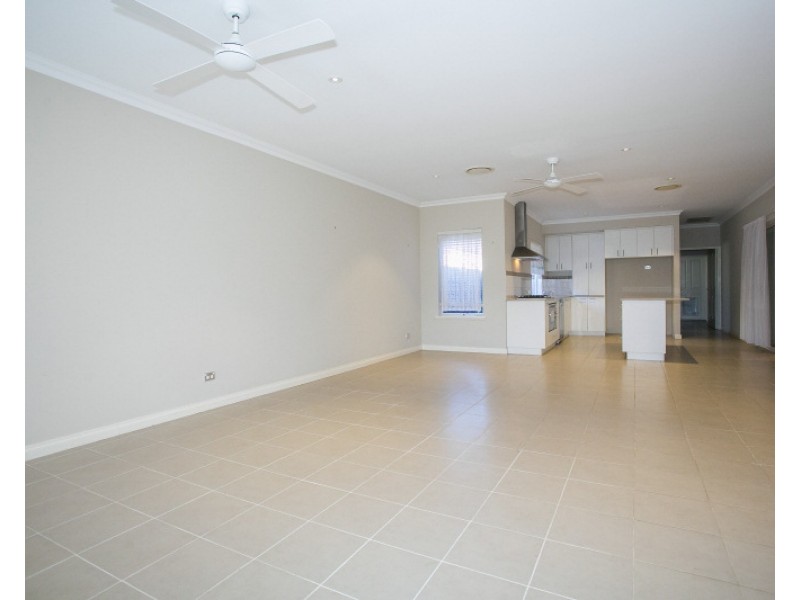 12 Lago Promenade, Aveley WA 6069