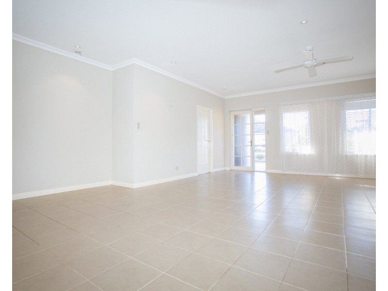 12 Lago Promenade, Aveley WA 6069