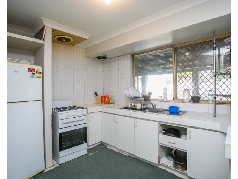 5 Chestnut Grove, Mirrabooka WA 6061