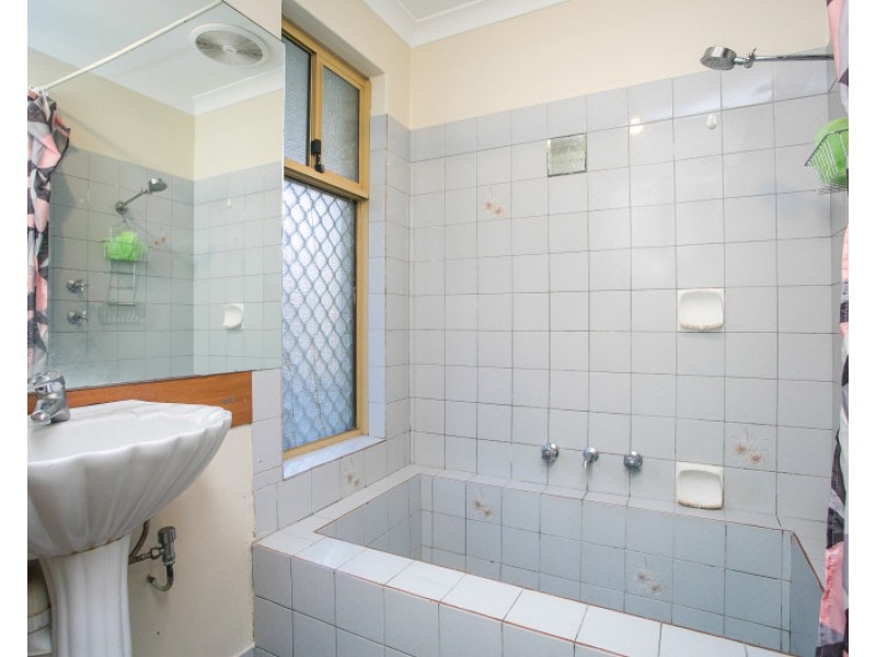 5 Chestnut Grove, Mirrabooka WA 6061