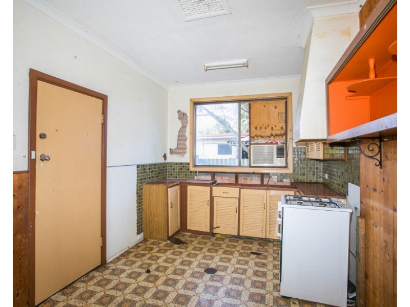 52 Brookman Avenue, Langford WA 6147