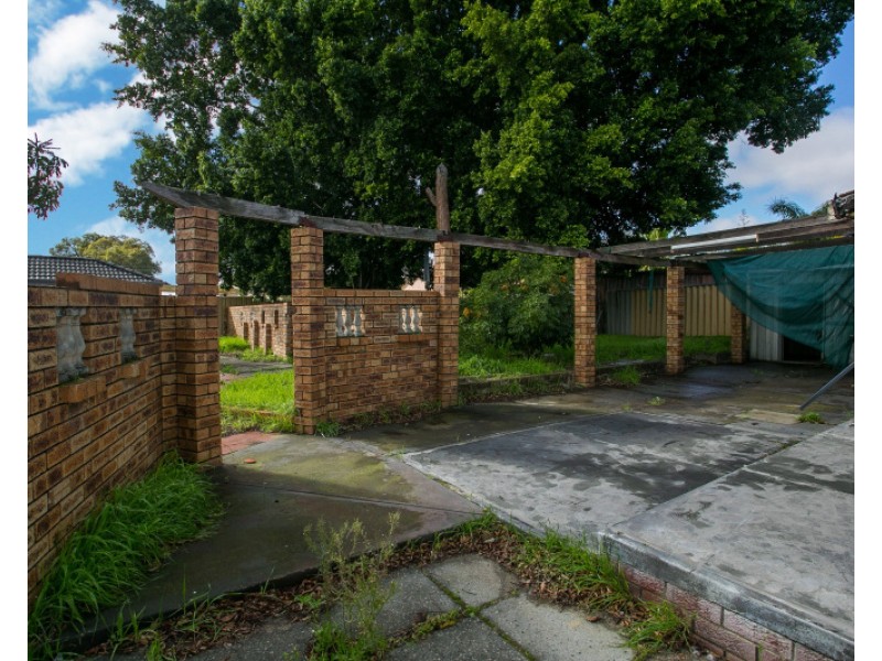 52 Brookman Avenue, Langford WA 6147