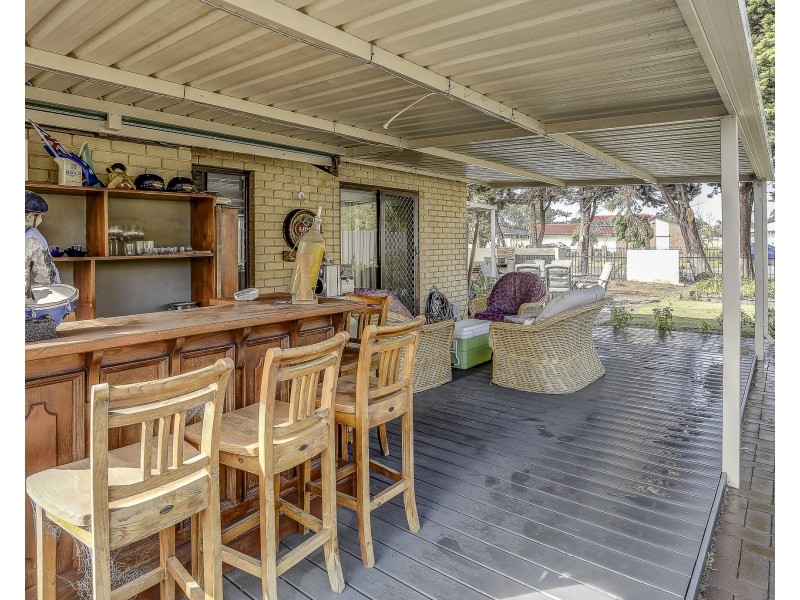 1 Jacaranda Drive, Ballajura WA 6066