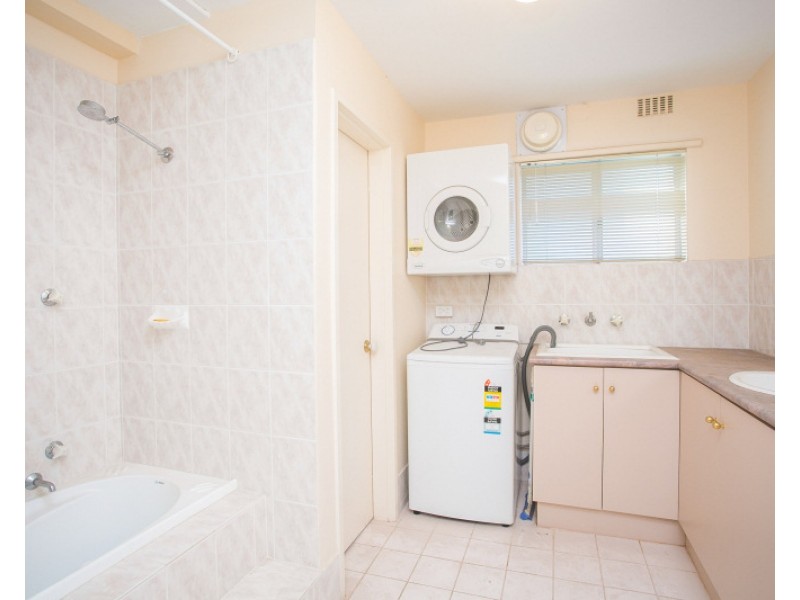 16/3 Powell Court, Orelia WA 6167