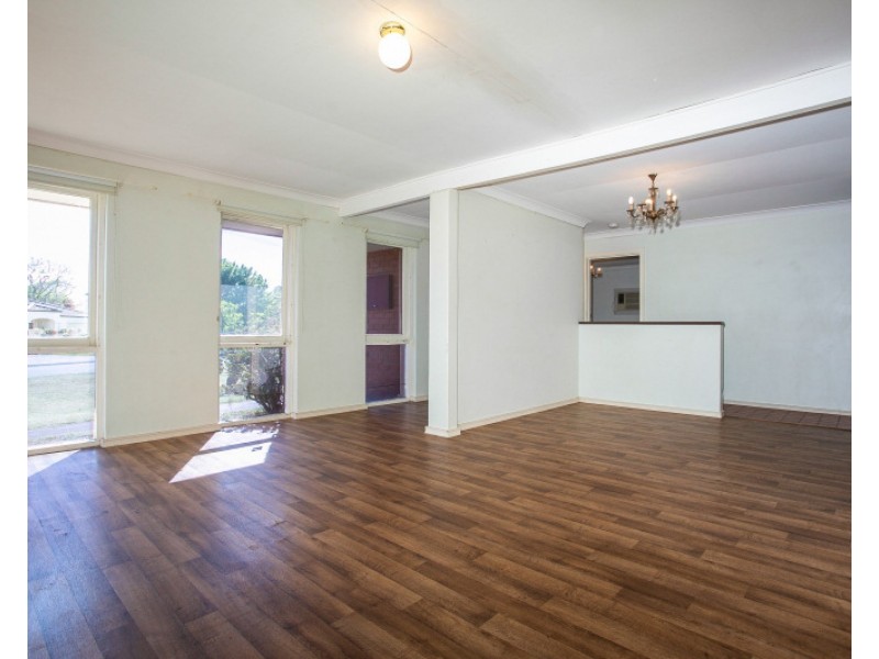 25 Bernley Drive, Viveash WA 6056