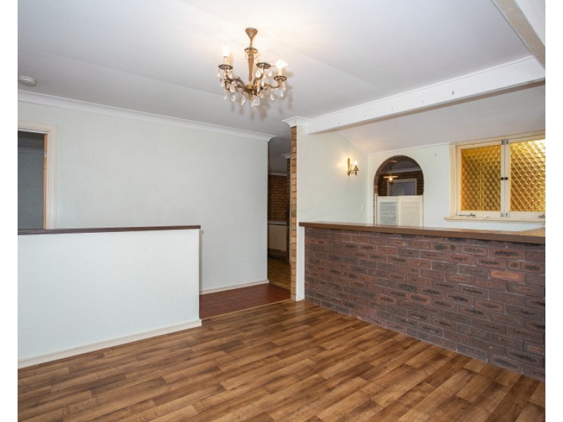 25 Bernley Drive, Viveash WA 6056