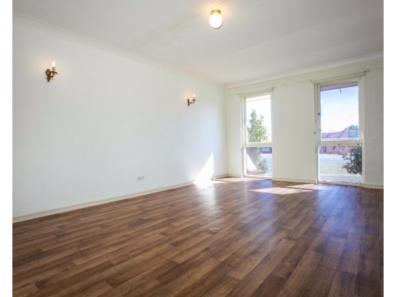 25 Bernley Drive, Viveash WA 6056