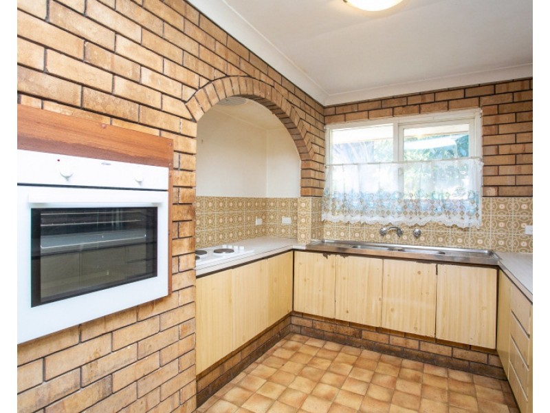 25 Bernley Drive, Viveash WA 6056