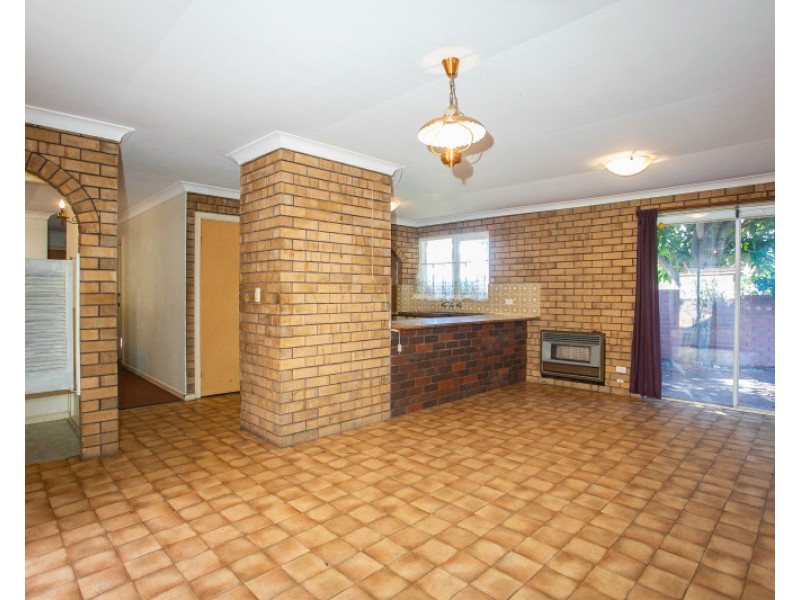25 Bernley Drive, Viveash WA 6056