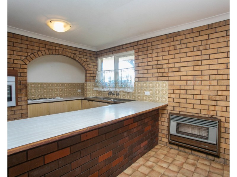 25 Bernley Drive, Viveash WA 6056