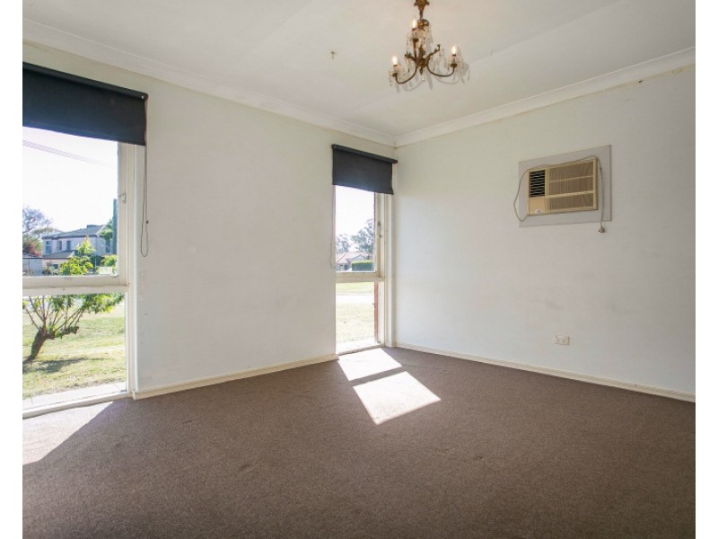 25 Bernley Drive, Viveash WA 6056