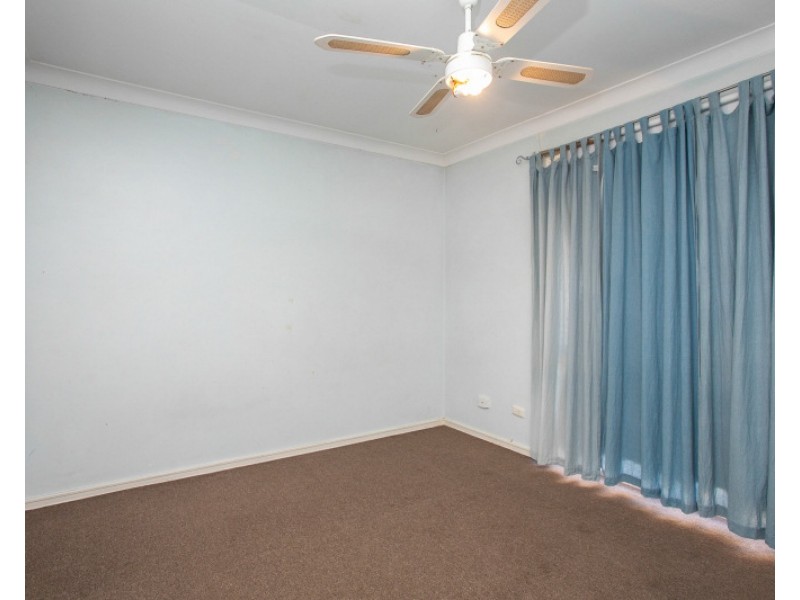 25 Bernley Drive, Viveash WA 6056