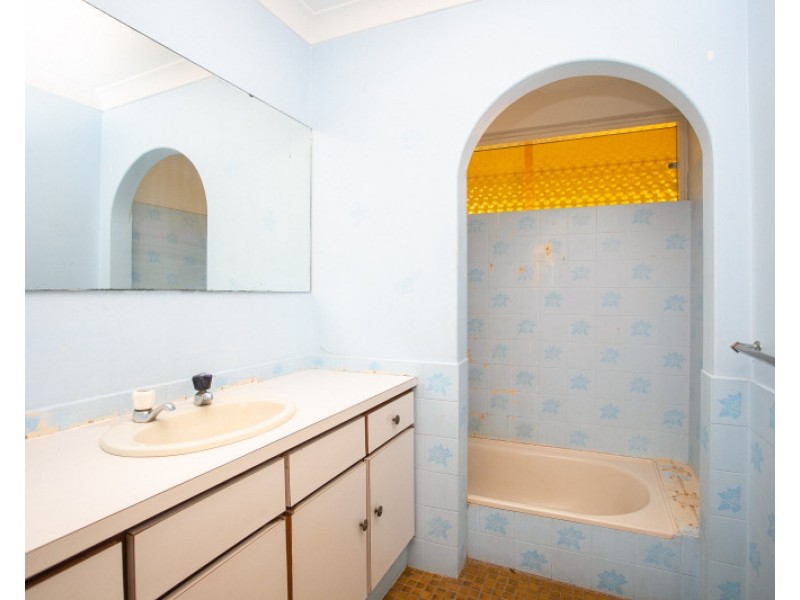 25 Bernley Drive, Viveash WA 6056