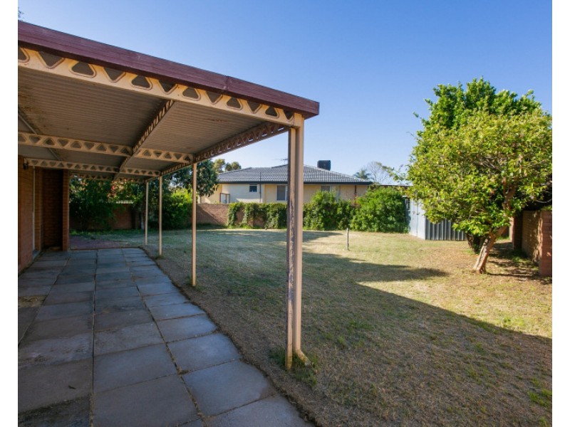 25 Bernley Drive, Viveash WA 6056
