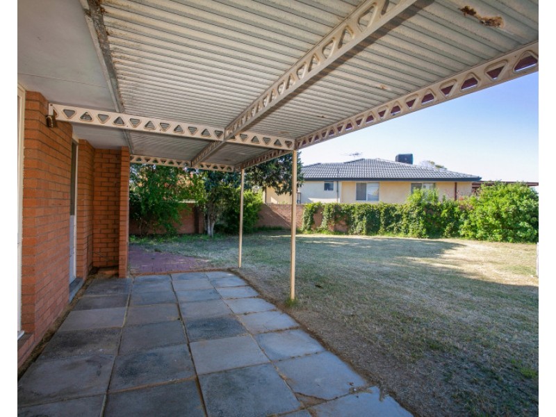 25 Bernley Drive, Viveash WA 6056
