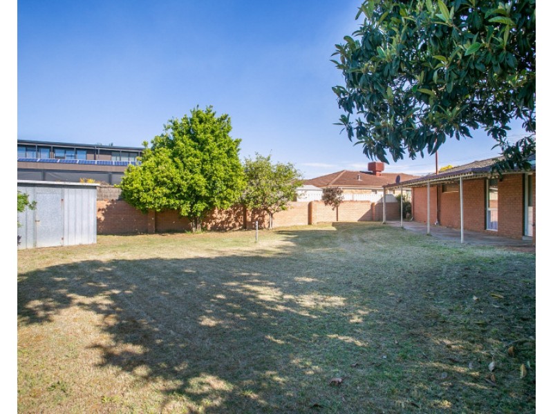 25 Bernley Drive, Viveash WA 6056