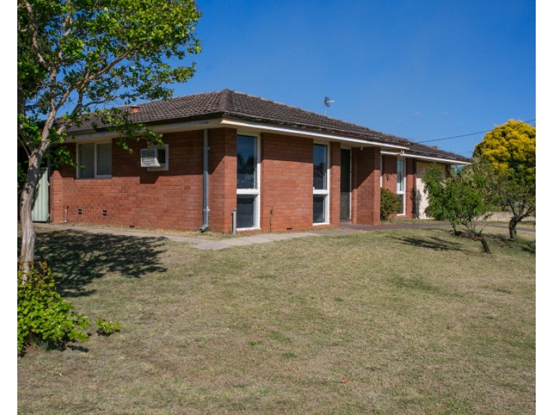 25 Bernley Drive, Viveash WA 6056