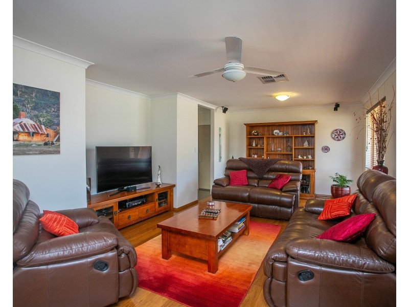 1 Viola Place, Beechboro WA 6063