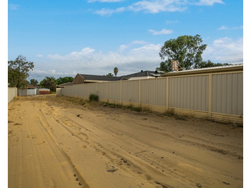 2 Carstairs Court, Beechboro WA 6063