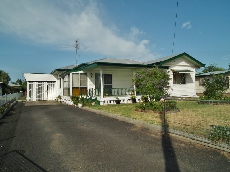 14 Moreton Street, Dalby QLD 4405