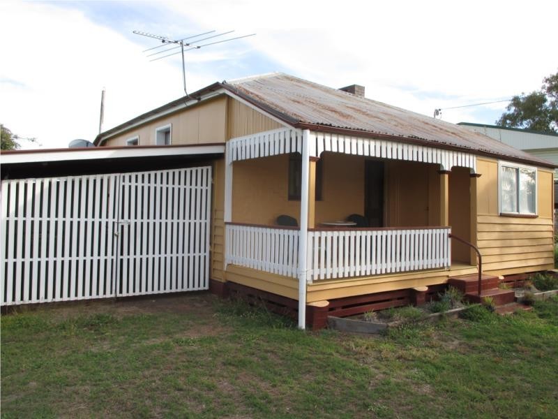 16 Matheson Street, Dalby QLD 4405