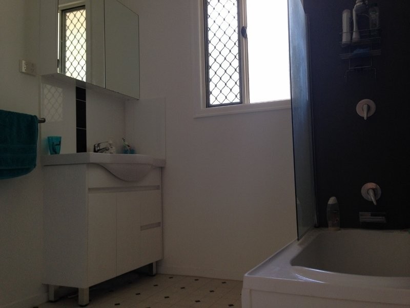 4 Wooburn Street, Dalby QLD 4405