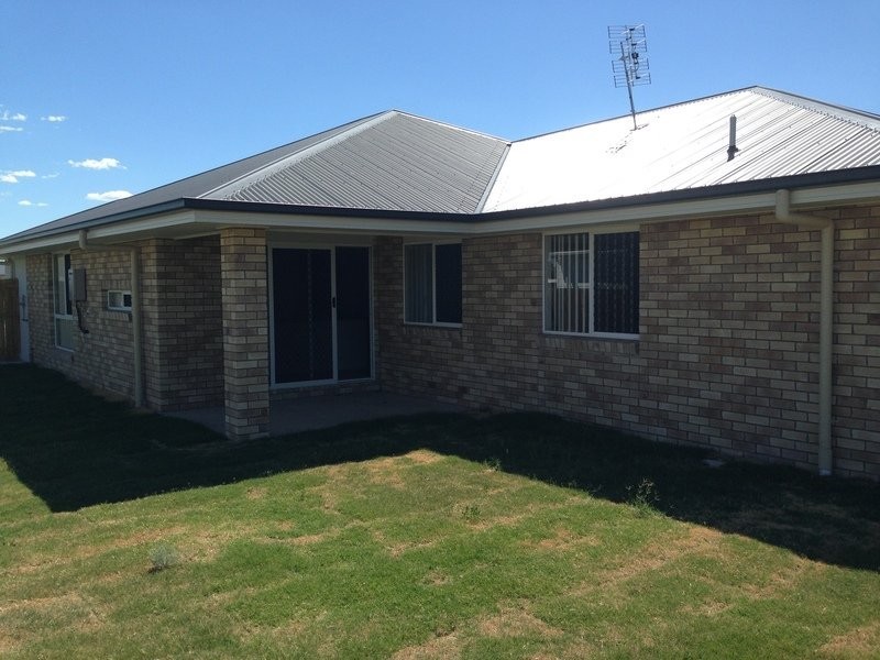 32 Gosden Drive, Dalby QLD 4405