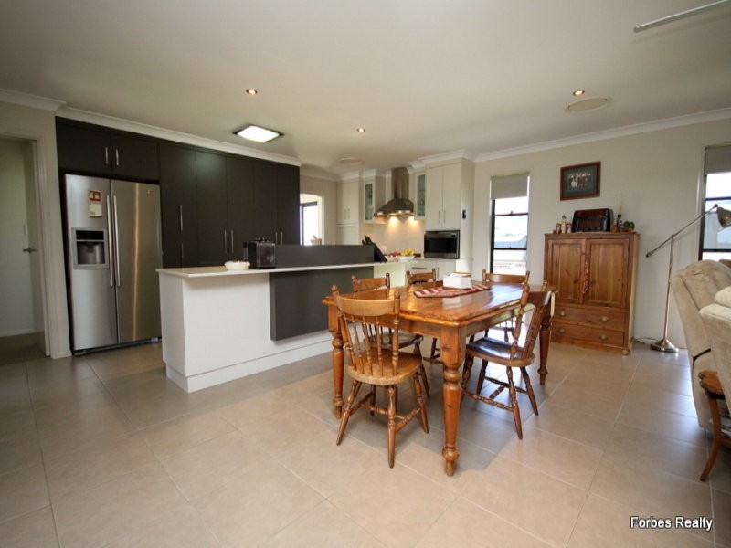 12 Southern Cross Drive, Dalby QLD 4405