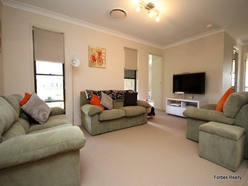 12 Southern Cross Drive, Dalby QLD 4405