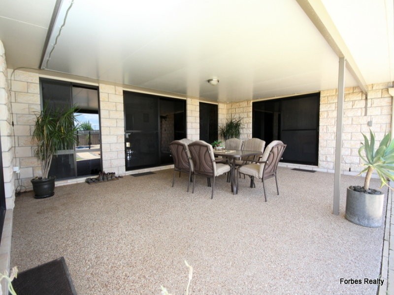 12 Southern Cross Drive, Dalby QLD 4405