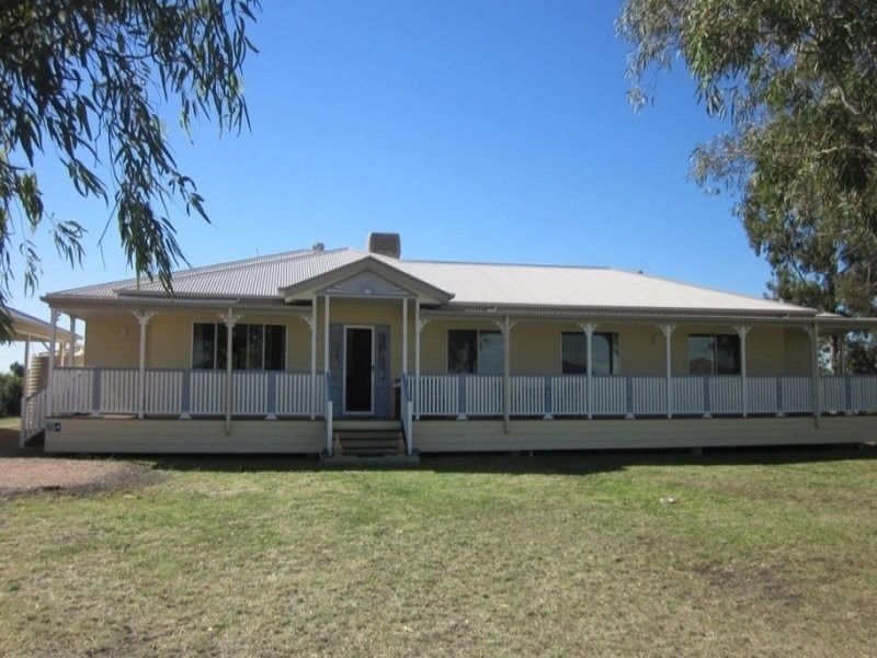 131 Blaxland Road, Dalby QLD 4405