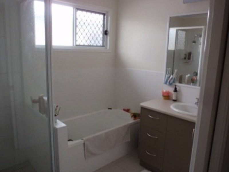 1 & 2/19 Homebush Street, Dalby QLD 4405