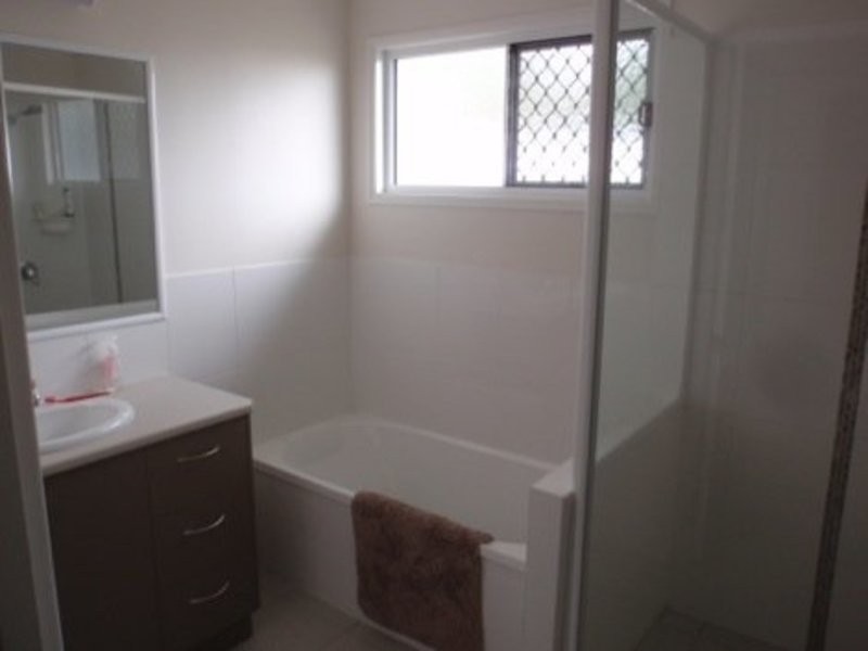 1 & 2/19 Homebush Street, Dalby QLD 4405