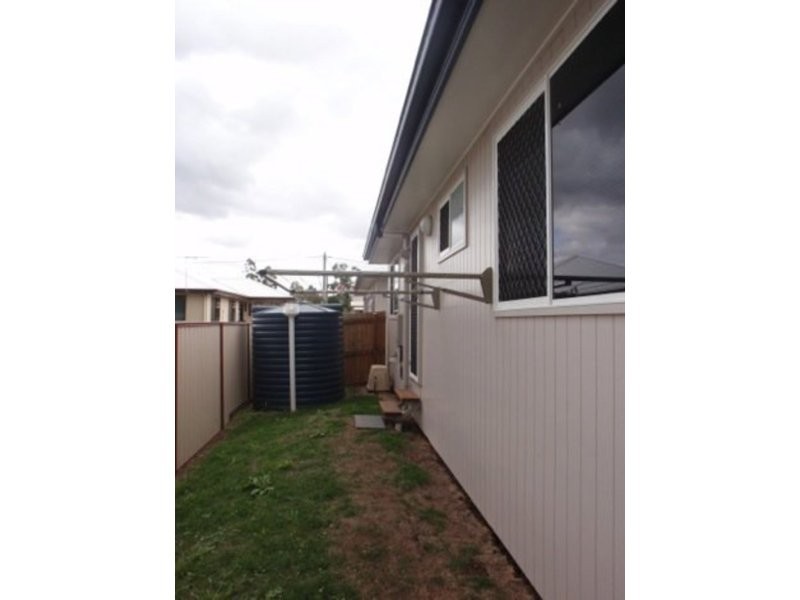 1 & 2/19 Homebush Street, Dalby QLD 4405