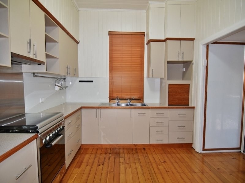92 Orpen Street, Dalby QLD 4405