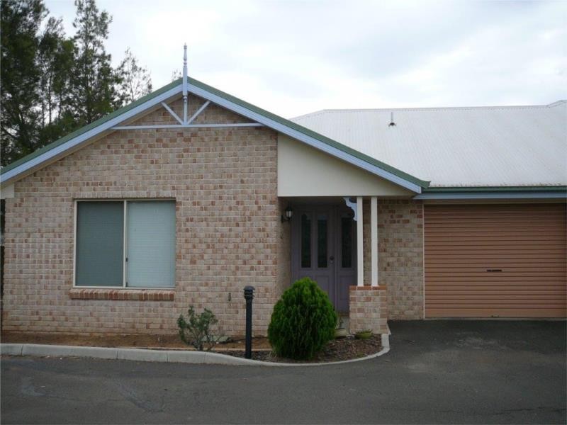 4/82 Charles Street, Dalby QLD 4405