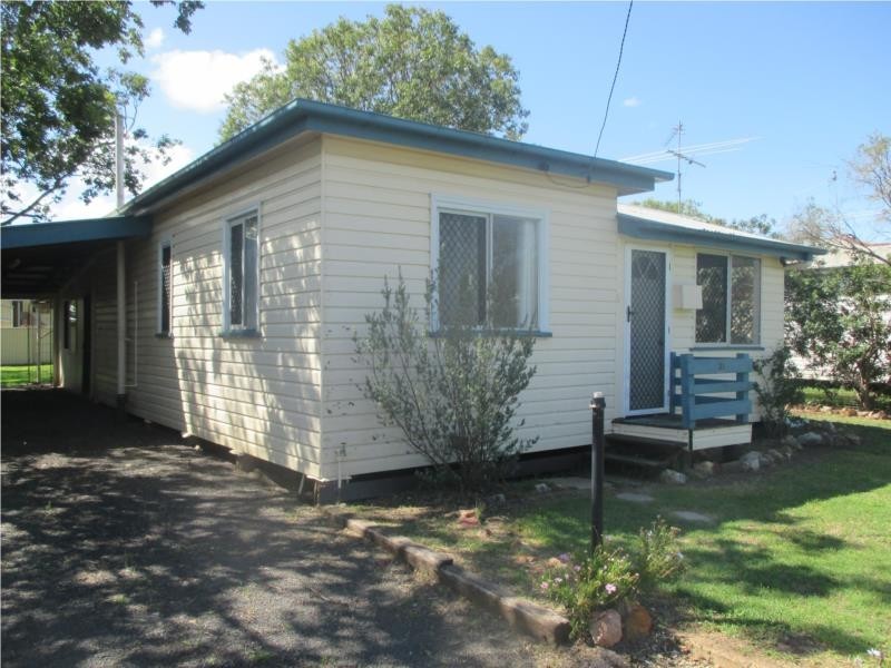 38 Charles Street, Dalby QLD 4405