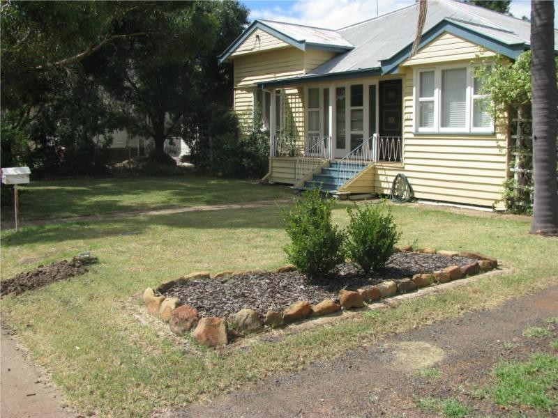 53 Bunya Street, Dalby QLD 4405