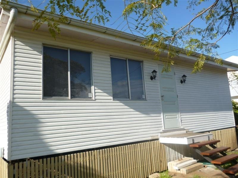 21 Scarlet Street, Dalby QLD 4405