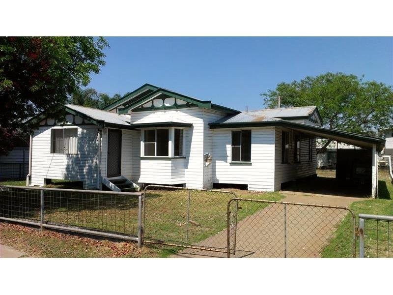 14 Moy Street, Dalby QLD 4405