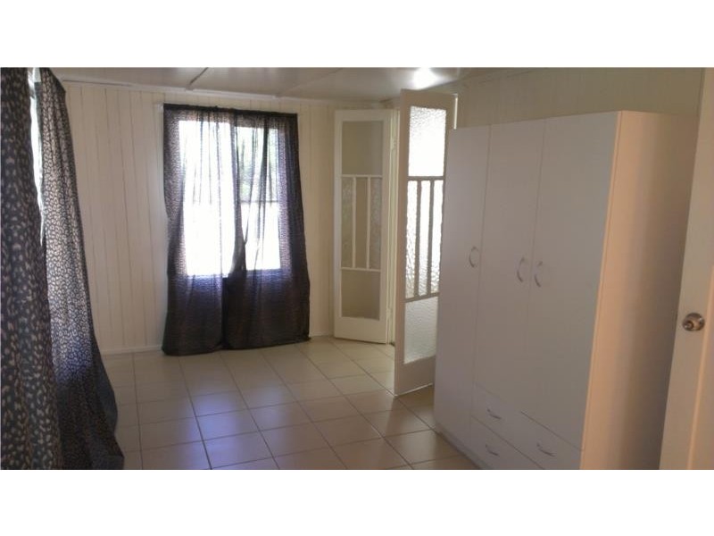 14 Moy Street, Dalby QLD 4405