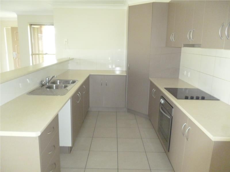 11 Barry Place, Dalby QLD 4405
