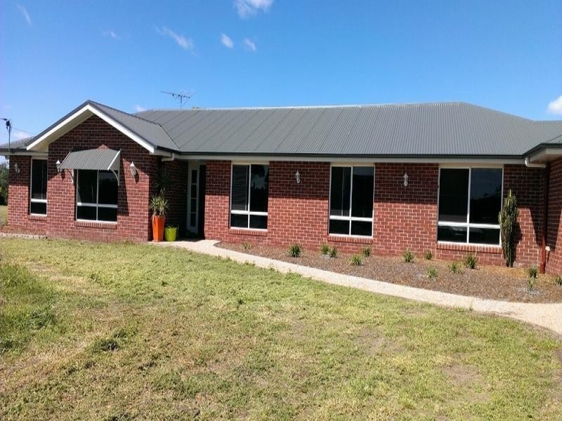11 Armstrong Street, Dalby QLD 4405