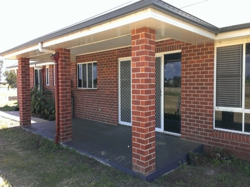11 Armstrong Street, Dalby QLD 4405