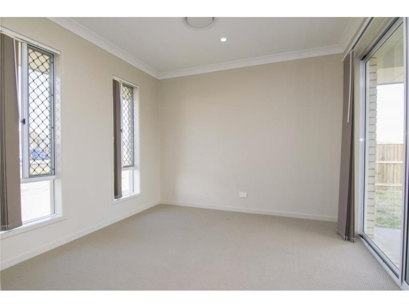 27 Gosden Drive, Dalby QLD 4405