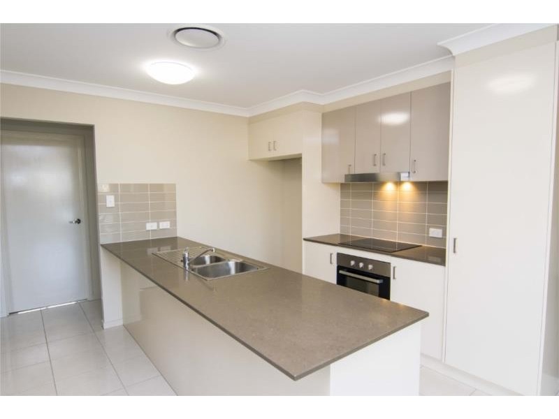 27 Gosden Drive, Dalby QLD 4405