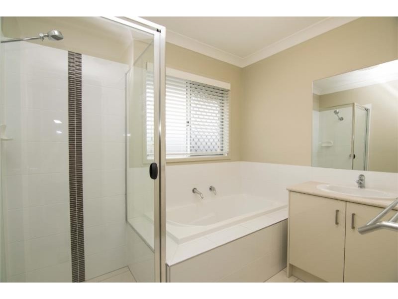 27 Gosden Drive, Dalby QLD 4405